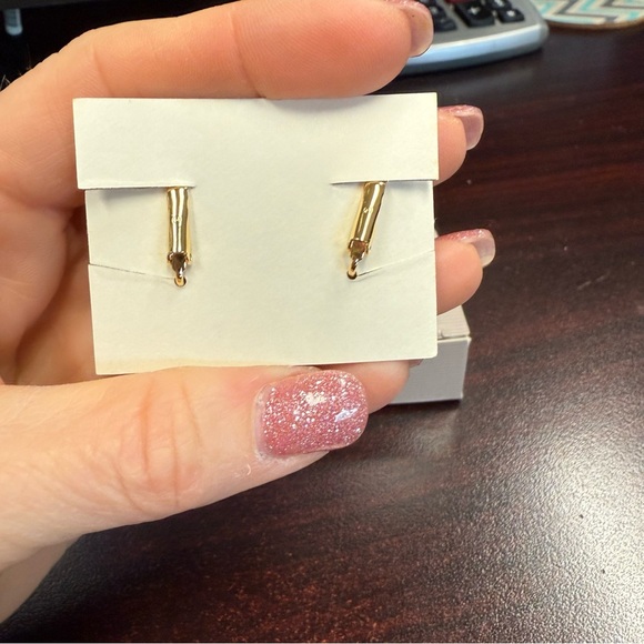 Avon Goldtone Hammered loop clip  Earrings. NIB 1989 vintage - Picture 5 of 5